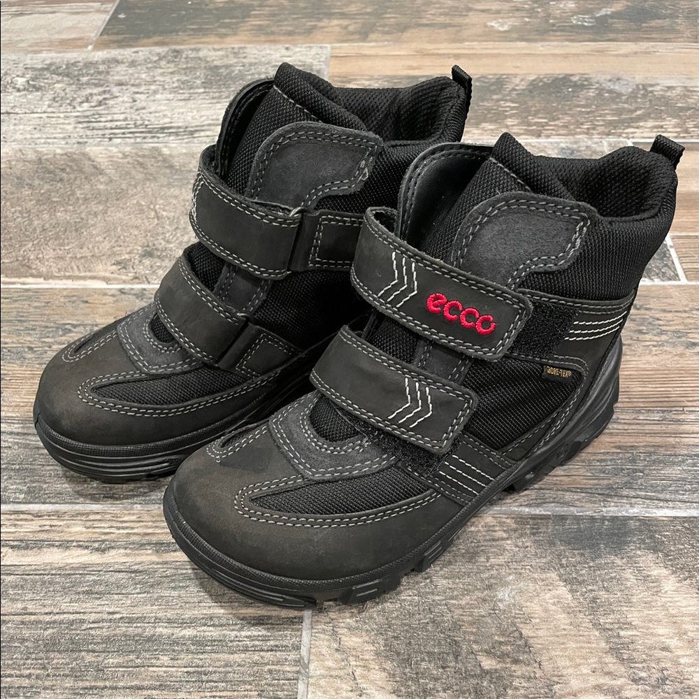 NEW (no box) Ecco snow boots size Eu 30= US 12